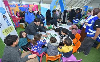 معرض الكتاب الـ57| «دنيا الأطفال».. ورش فنية وألعاب تفاعلية وإبداع بلا حدود