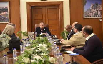 محافظ بورسعيد يستعرض مقترح المشاركة المجتمعية للشركة المصرية لإنتاج البروبلين