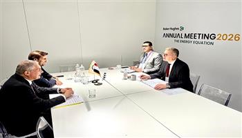 وزير البترول يبحث مع رئيس "سايبم" الإيطالية تعزيز التعاون بمشروعات تنمية الحقول والتحول الطاقي 