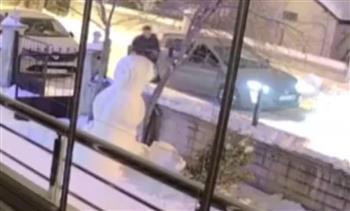 فيديو.. هجوم غريب على رجال الثلج يشعل مواقع السوشيال