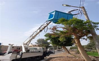 تنفيذًا لتوجيهات محافظ قنا.. حملات صيانة موسعة لإنارة مداخل القرى في قوص وأبوتشت