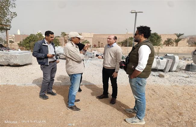 رئيس قطاع صندوق التنمية الثقافية يتفقد موقع العمل بسيمبوزيوم أسوان
