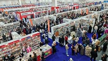 معرض القاهرة للكتاب يجذب مختلف الشرائح بخدمات تنافسية وأسعار مخفضة