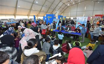 معرض القاهرة الدولي للكتاب الـ 57| إقبال كبير من الأطفال على الأنشطة الفنية 