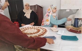 "الشباب" تدرب عضوات أندية الفتاة والمرأة على المشغولات اليدوية في الإسماعيلية 