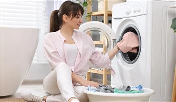 لماذا تجد بعض النساء راحتهن النفسية في غسل الملابس؟