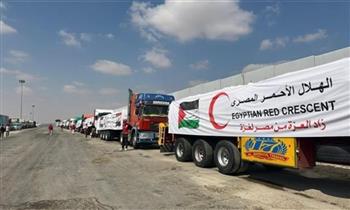 قافلة "زاد العزة" الـ 127 تدخل إلى الفلسطينيين فى قطاع غزة