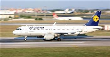 إعلام إسرائيلي: شركة لوفتهانزا تلغي رحلاتها الليلية إلى تل أبيب حتى يوم الثلاثاء