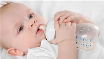 بعد وفاة رضيعين.. سحب كميات كبيرة من حليب الأطفال في فرنسا