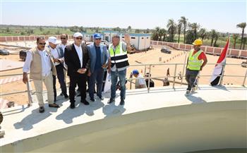 محافظ المنيا يستعرض تقريرًا شاملًا بإنجازات مشروعات مياه الشرب والصرف الصحي خلال 2025