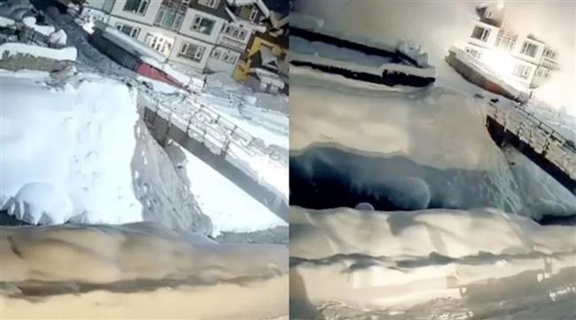 إقليم كشمير.. انهيار جليدي يبتلع المركبات ويحطم الأحياء (فيديو)