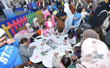 معرض القاهرة للكتاب الـ57| إقبال كبير من الأطفال على الأنشطة الفنية