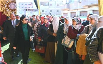 محافظ البحيرة تتفقد اللجان الانتخابية بكوم حمادة وتتابع انتظام سير العملية الانتخابية