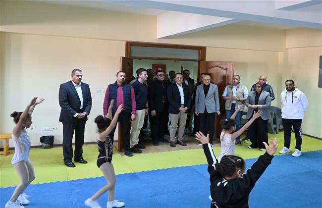 رئيس الوزراء يتفقد حمام السباحة الأوليمبي "سيتي كلوب" بالأقصر