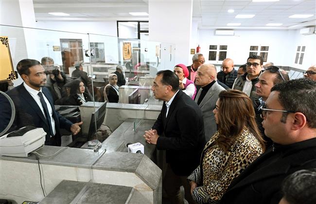 رئيس الوزراء يتفقد مجمع خدمات المواطنين "المركز التكنولوجي" بقرية "الرياينة" ضمن "حياة كريمة"