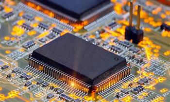 أسهم شركات تصنيع الرقائق الإلكترونية ترتفع مع بداية عام 2026