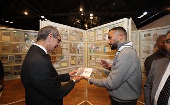 وزير الاتصالات يتفقد أجنحة معرض الرواد السنوى لهواة جمع الطوابع 2026