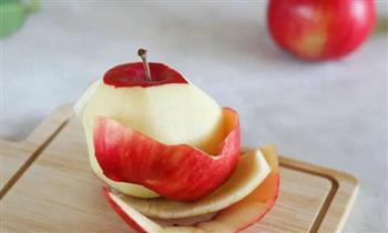 لا ترميها.. قشور فواكه وخضراوات مليئة بالألياف ومضادات الأكسدة