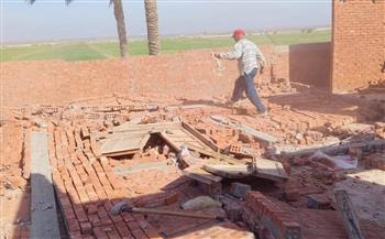 حملة مكبرة لإزالة مخالفات البناء بقرية العنانية بدمياط