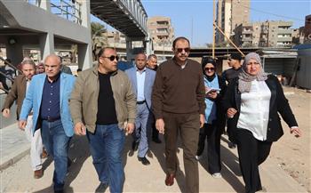 محافظ سوهاج يتفقد كوبري المشاة أعلى مزلقان السكة الحديد بمنطقة الـ 3 كباري