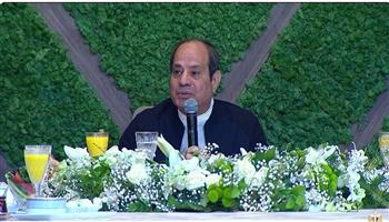 الرئيس السيسي: مواقع التواصل الاجتماعي دردشة بين الناس.. وتعكس مستوى التعليم والوعي