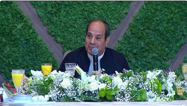 الرئيس السيسي: أجهزة المخابرات تطرح عبر كتائب إلكترونية موضوعات يمكن أن تسبب مشاكل بين الدول وبعضها