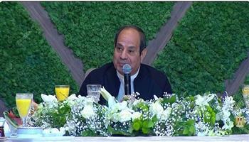 الرئيس السيسي لطلبة الأكاديمية العسكرية: ساعدوا بعضكم في الأخلاق والجمال.. «هتكونوا حاجة جميلة قوي» 