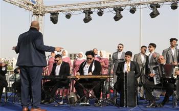 عروض فرقتي طنطا للموسيقى العربية وأجيال للعرائس تخطف أنظار جمهور معرض القاهرة الدولي للكتاب 