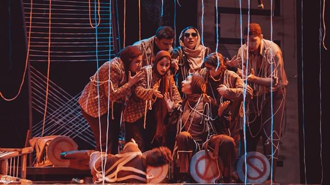 «القفص».. عرض مسرحي يهز أسوار القهر وينتصر للإنسان علي مسرح نهاد صليحة اليوم