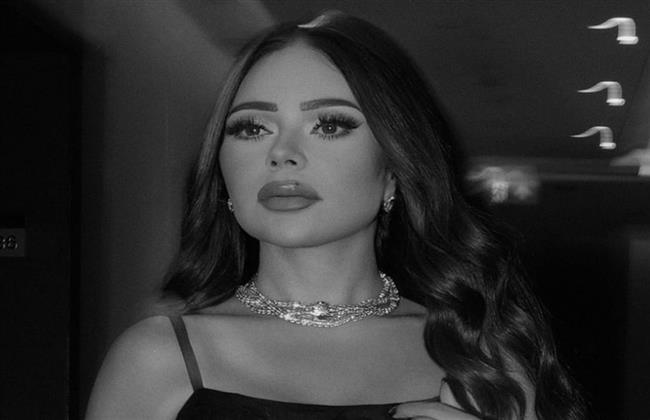 أسما إبراهيم تتألق بإطلالة كلاسيكية سوداء في حفل "المتحدة"| صور  