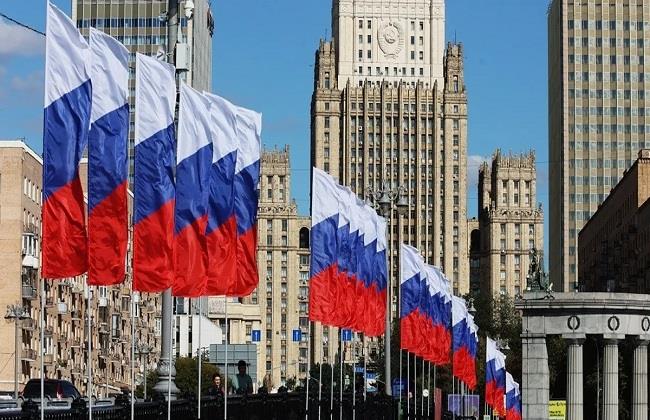 "الخارجية الروسية": إعلان الولايات المتحدة لروسيا دولة معادية يعوق استقرار الحوار 