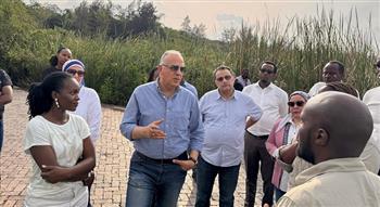 وزير الري ووزيرة البيئة الرواندية يتفقدان محمية "نيانديونغو" بكيجالي