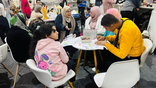 "قومي الإعاقة" يعقد ورشة توعوية للأسر من رواد معرض الكتاب للحد من مسببات الإعاقة 