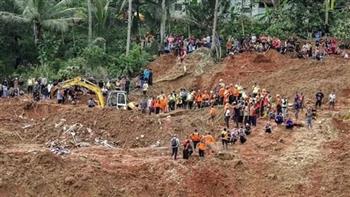 ارتفاع حصيلة ضحايا الانهيار الأرضي في إندونيسيا إلى 53 قتيلا