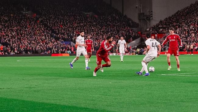 الدوري الإنجليزي.. انطلاق لقاء ليفربول أمام نيوكاسل يونايتد