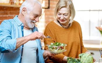 لكبار السن.. أطعمة تقوي المناعة في الشتاء