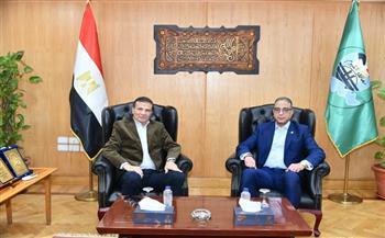 محافظ الفيوم يستقبل وزير الزراعة في مستهل زيارته للمحافظة لتفقد عدد من المشروعات 