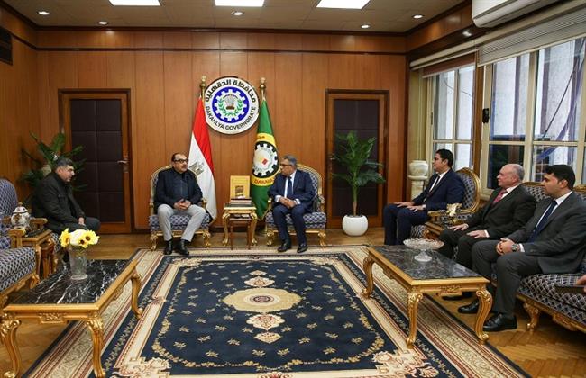 وزير قطاع الأعمال يلتقي محافظ الدقهلية في مستهل زيارته للمحافظة لتعزيز التعاون في عدد من الملفات