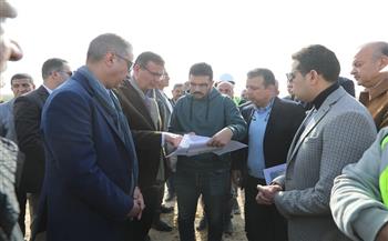 وزير الزراعة ومحافظ الفيوم يتفقدان أعمال الصرف والري بزمام الـ 16 ألف فدان لإنهاء أزمة "قوتة"