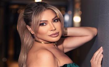 نوال الزغبي بالمخمل الأخضر في بداية العام الجديد