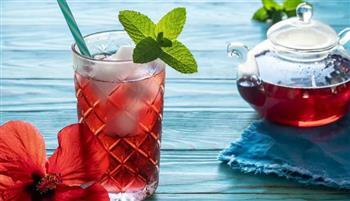 ماذا يحدث لجسمك عند شرب ماء الكركديه بانتظام؟.. تقرير يجيب