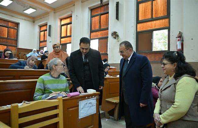 قيادات جامعة القاهرة تواصل المتابعة الميدانية لامتحانات الدراسات العليا والبكالوريوس بعدد من كليات الجامعة