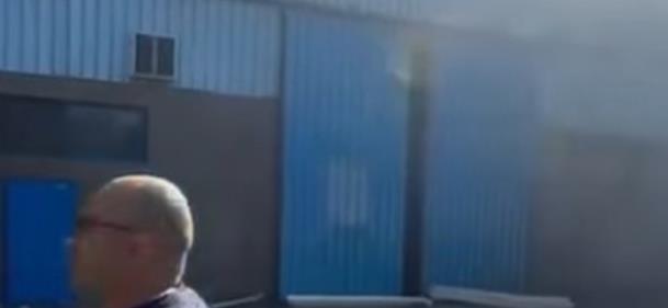 اندلاع حريق هائل بمصنع بلاستيك بمدينة السادس من أكتوبر