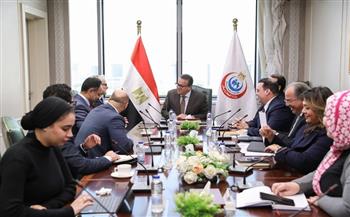 نائب رئيس الوزراء يبحث مع شركة «فيلبس» توطين صناعة أجهزة الأشعة