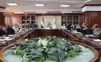 سكرتير عام بني سويف يناقش تسوية مستحقات شركات المرافق وتعزيز التنسيق المالي