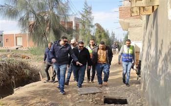 رئيس مياه البحيرة يتفقد مشروعات «حياة كريمة» بقرى مركز أبو المطامير