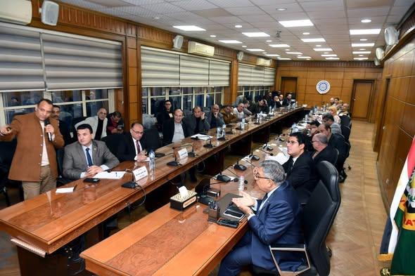 محافظ الدقهلية يترأس اجتماع تقييم أجمل مدينة وحي وقرية