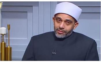 هل يأثم الطالب أو الموظف إذا أذّن للصلاة ولم يستطع ترك المحاضرة أو العمل؟.. أمين الفتوى يجيب