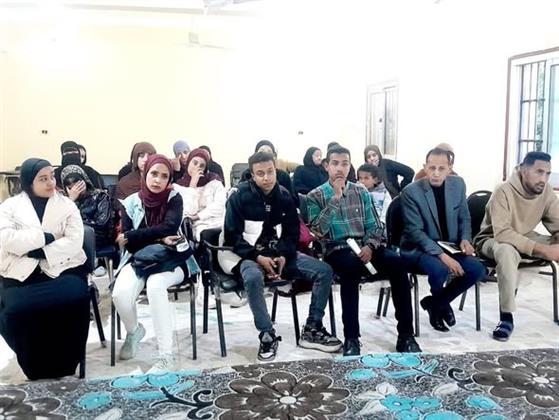 جهاز شباب الخريجين بالأقصر يلتقي شباب قرية البعيرات لبحث احتياجاتهم التدريبية
