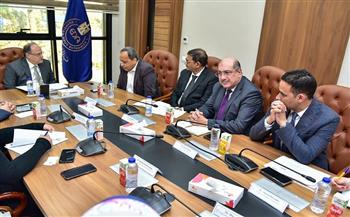 رئيس هيئة الدواء يبحث مع ممثلي شركات محلية وعالمية توطين صناعات الدواء المتقدمة وأدوية الأورام